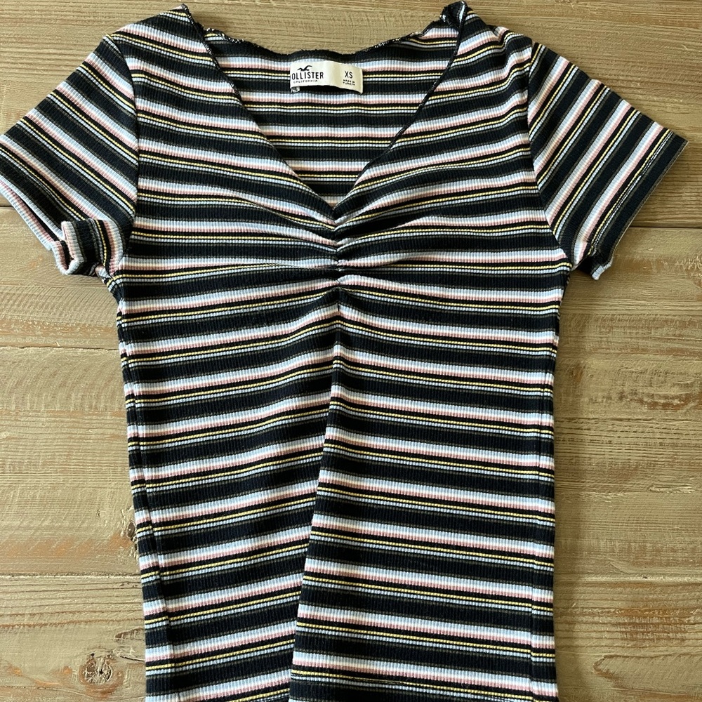 Multicolored V-neck